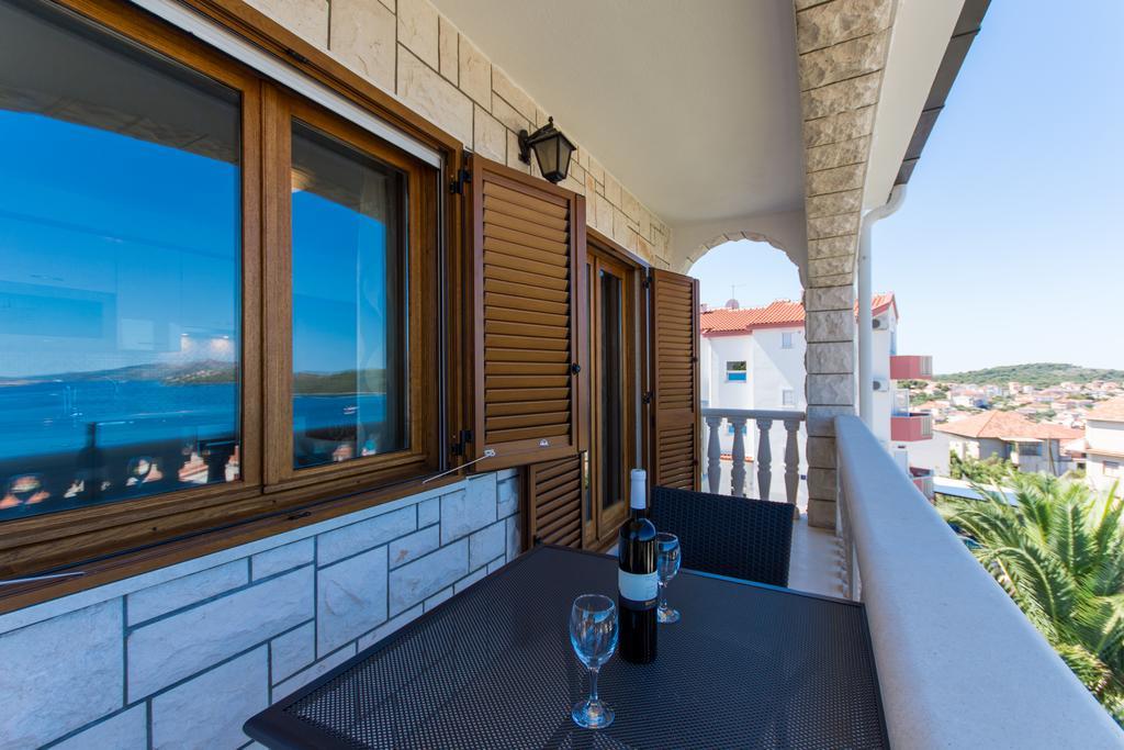 Apartments Bisera Trogir Exterior foto