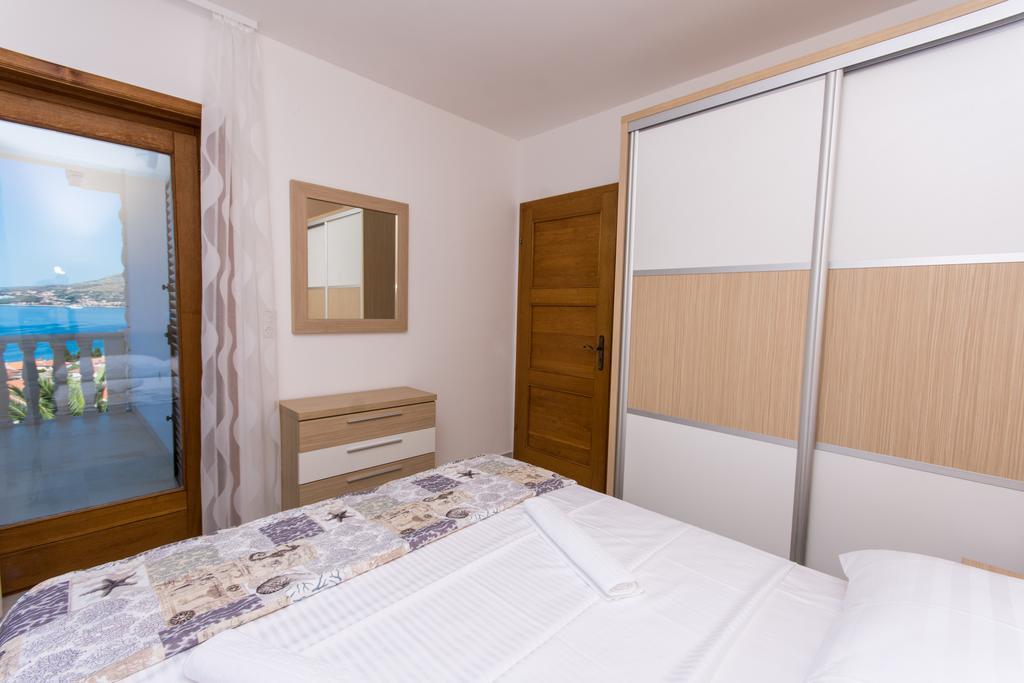 Apartments Bisera Trogir Exterior foto